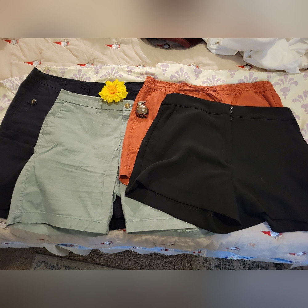 Lot of shorts, J Jill, Old Navy, Banana Republic and HM Size 10